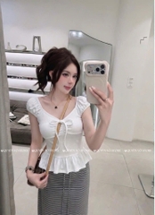 Áo thun cổ tim lai bèo