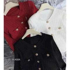 Áo len tay dài nút đồng - 3 màu