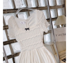 Đầm maxi cổ vuông trắng nơ đen