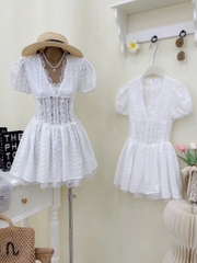 Đầm trắng ren xòe
