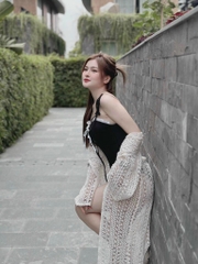 Set bikini khoác ren lưới dài