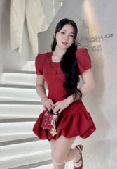 Đầm cổ tròn viền ren tay phồng xòe