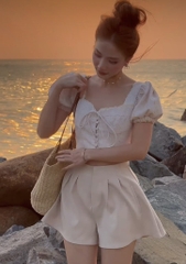 Set crop trắng nút bọc x quần short