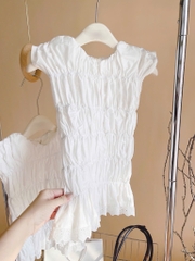 Áo trắng nhún chỉ thân