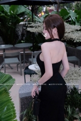 Đầm ôm body cổ yếm dáng dài - Đen