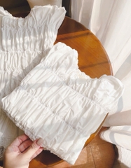 Áo trắng nhún chỉ thân