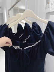 Đầm midi xanh navy cổ vuông