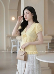 Áo sơ mi babydoll nút bọc viền ren trơn - Vàng 1445
