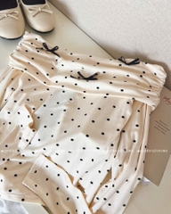 Áo chấm bi phối nơ