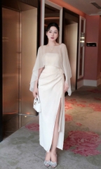 Đầm lụa 2 dây chẻ đùi - Be