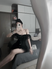 Set áo trắng viền thắt nơ trễ vai x chân váy ren