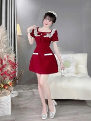 Đầm đỏ nhung cổ vuông viền ren