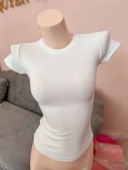 Áo thun ôm cổ tròn