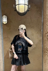 Set áo thun đen gấu chân váy sọc