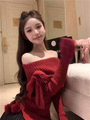 Set áo đỏ trễ vai chân váy đen tầng