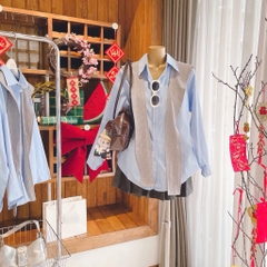 Set sơ mi xanh x choàng cổ x chân váy xếp ly