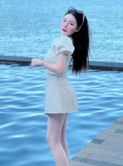 Set crop trắng nút bọc x quần short