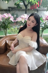 Đầm trắng cúp ngực có mút nút bọc