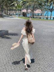 Đầm midi trễ vai kem
