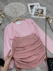 Set áo thun cổ v chân váy nhún Hồng