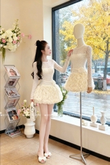 Đầm ren cổ tròn tay dài - Kem