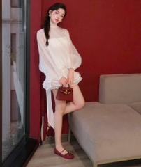 Đầm voan trắng cổ cao rút eo