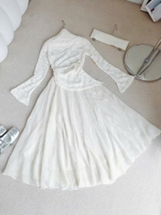 Set áo ren tay dài tà chéo chân váy tơ