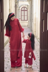 Set áo dài đỏ tay đính lông vũ
