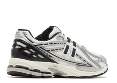 1906R 'Silver Metallic Black'