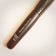Cọ phấn phủ ELF Flawless Face Brush