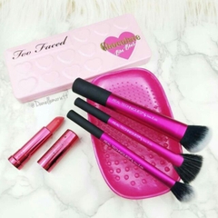 Cọ quạt Fan Brush của Real Techniques