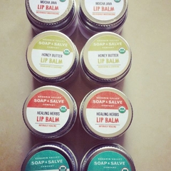 Son dưỡng môi Organic Chagrin Valley Honey Butter Lip Balm (hàng Mỹ)
