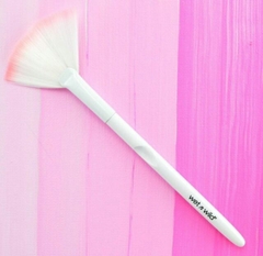 Cọ quạt Wet n Wild Fan Brush