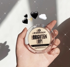 Phấn phủ kiềm dầu Essence Bright Up Banana Powder