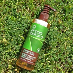 Sữa rửa mặt giảm mụn Desert Essence Thoroughly Face Wash, original