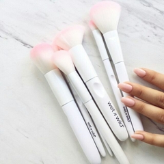 Cọ má hồng Wet n Wild Blush Brush