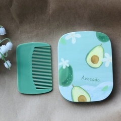 Gương cầm tay kèm lược