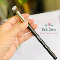 Cọ đánh sống mũi tạo khối bắt sáng AOA E103