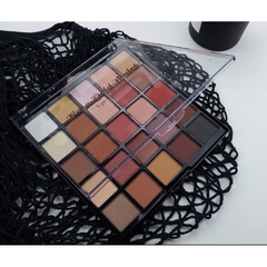 Bảng mắt 25 ô Beauty Treats Rose Gold Nudes Palette