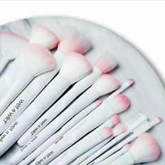 Cọ má hồng Wet n Wild Blush Brush