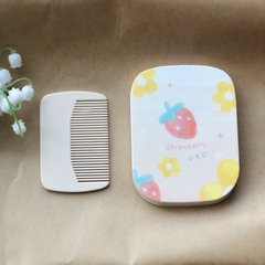 Gương cầm tay kèm lược