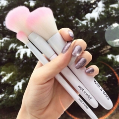 Cọ phấn phủ Wet n Wild Powder Brush