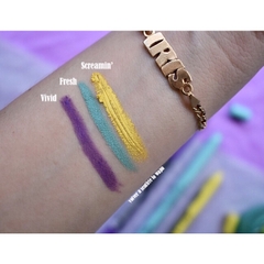 Chì kẻ mắt nhũ LA Girl Shockwave Neon Metallic Eyeliner