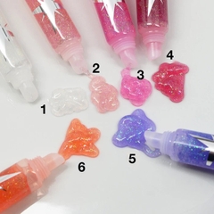 Son bóng dưỡng ẩm có nhũ Beauty Treats Gilter Lipgloss