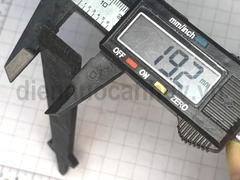 Đục gỗ lưỡi thẳng 2 cm loại sắt đen thường