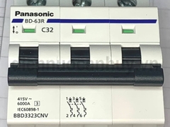 Aptomat panasonic 3P32A