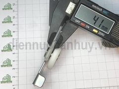Bánh xe cửa lùa tủ gỗ Bluka trắng