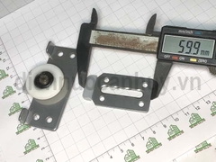 Bánh xe cửa lùa tủ gỗ Bluka trắng