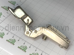 Bản lề bật rẻ không giảm chấn cong nhiều đế liền