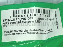 Bộ công tắc đôi 2 chiều AvatarOn E8332L2LED_WE_G19 Schneider có đèn